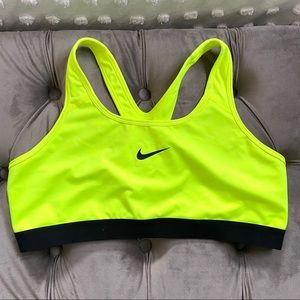 NWOT Nike Pro sports bra